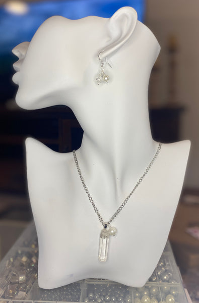 🦋Clear Quartz and Pearl necklace set